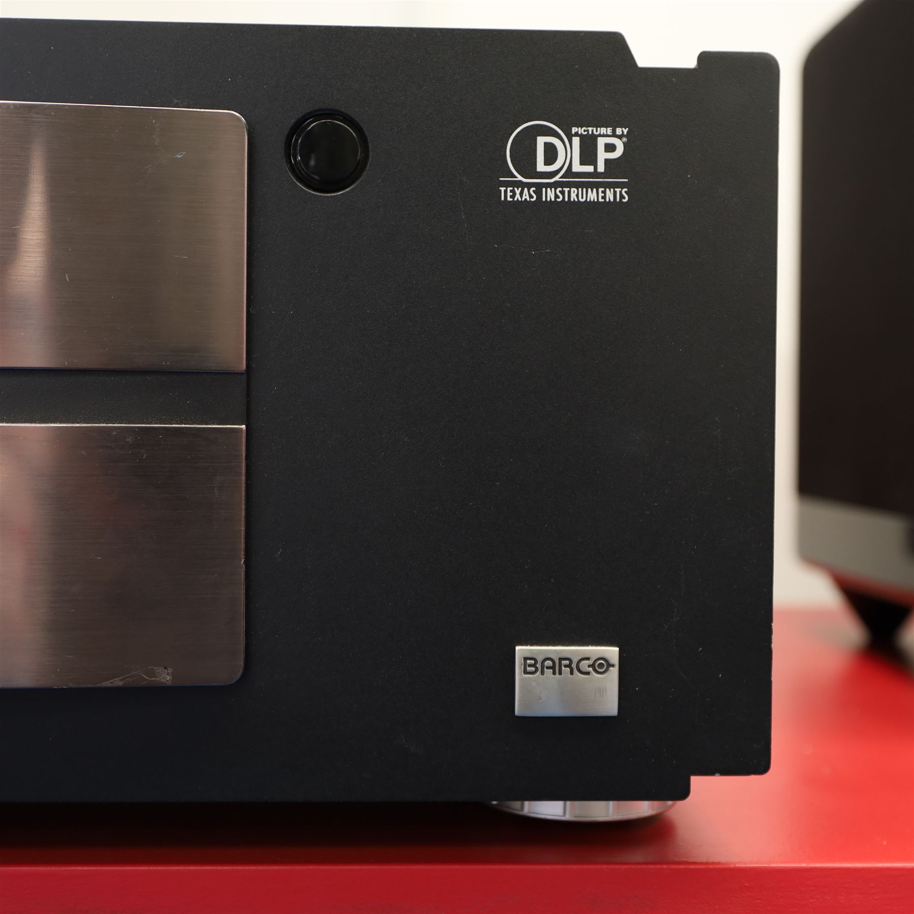 Barco - RLM-W8 DLP Digital Projector, with remote and power cable