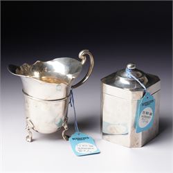 Silver square tea caddy with hinged lid and canted corners H9cm Birmingham 1912 Maker Syny...