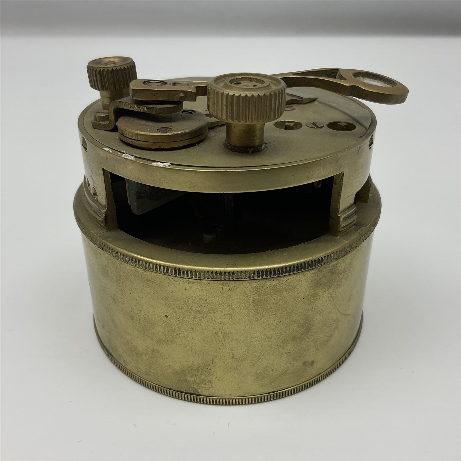 Royal Navy Stanley MK1 1941 brass pocket sextant, H6.5cm