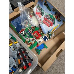 Large collection of Lego, including partially built vehicles, Police Station, Lego Creator 31010 and a collection of Lego instruction booklets