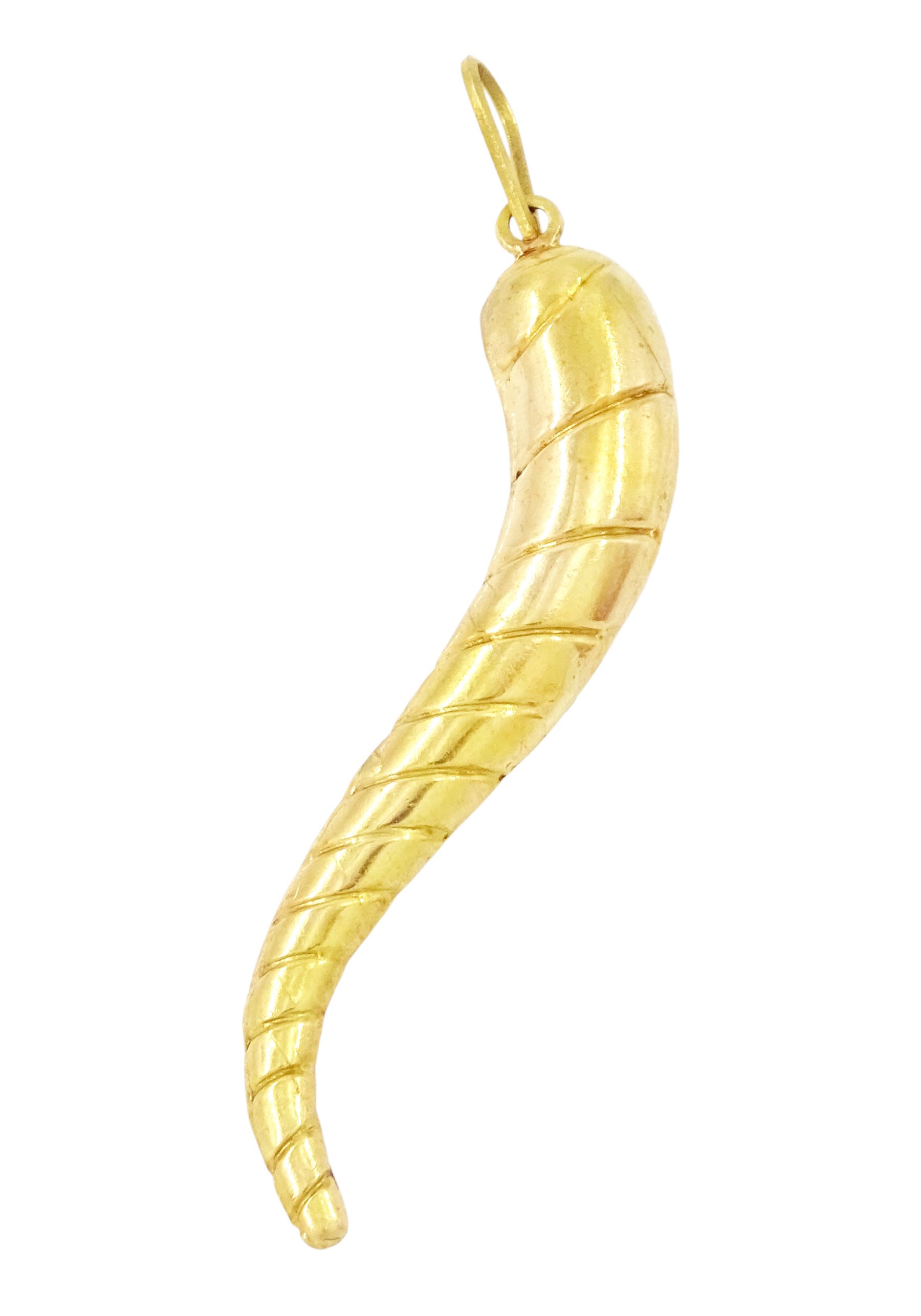 18ct gold Italian horn pendant