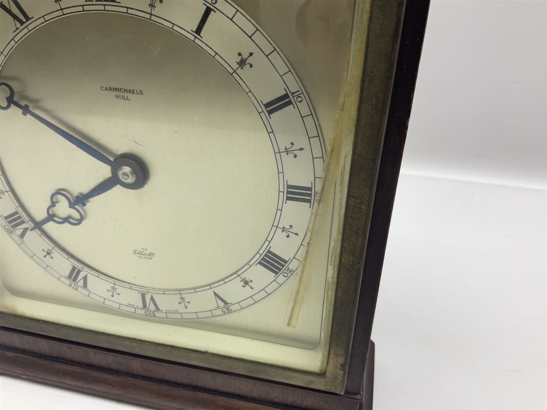 Elliott mahogany cased mantel clock