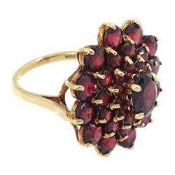 9ct gold large garnet cluster ring, hallmarked