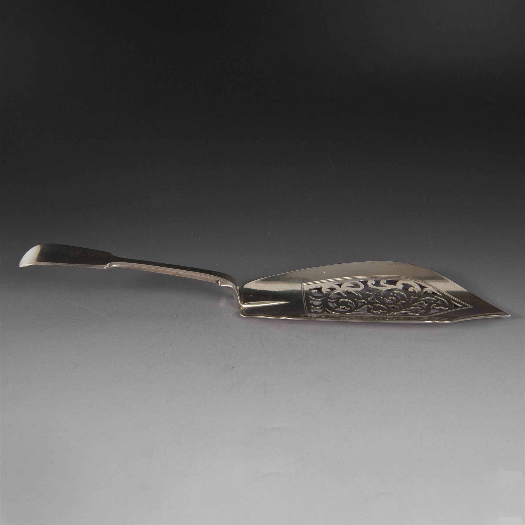 Victorian silver Fiddle pattern fish slice, with pierced blade, hallmarked John & Henry Lias, London 1846