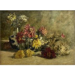 English School (19th/20th century): Still Life of Chrysanthemums, oil on canvas unsigned 44cm x 59cm