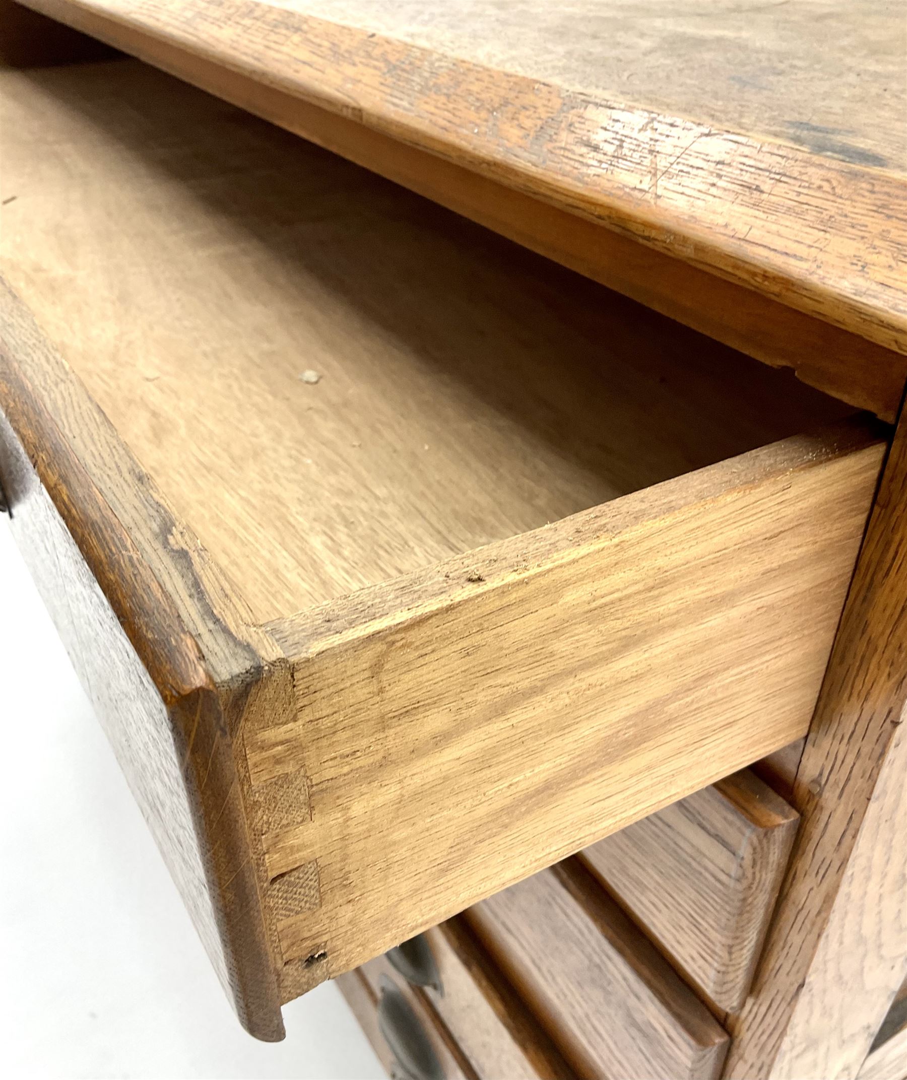 Early 20th century oak plan chest, six drawers