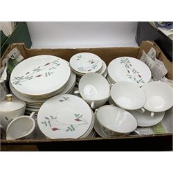 Royal Worcester Evesham pattern teawares, Noritake part tea service decorated in the 'Progression Blue Haven' pattern, together with Seltmann Weiden Bavaria tea and dinner wares, and two blue and white platters