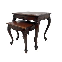 Classical mahogany nest of two tables, and a mahogany console table