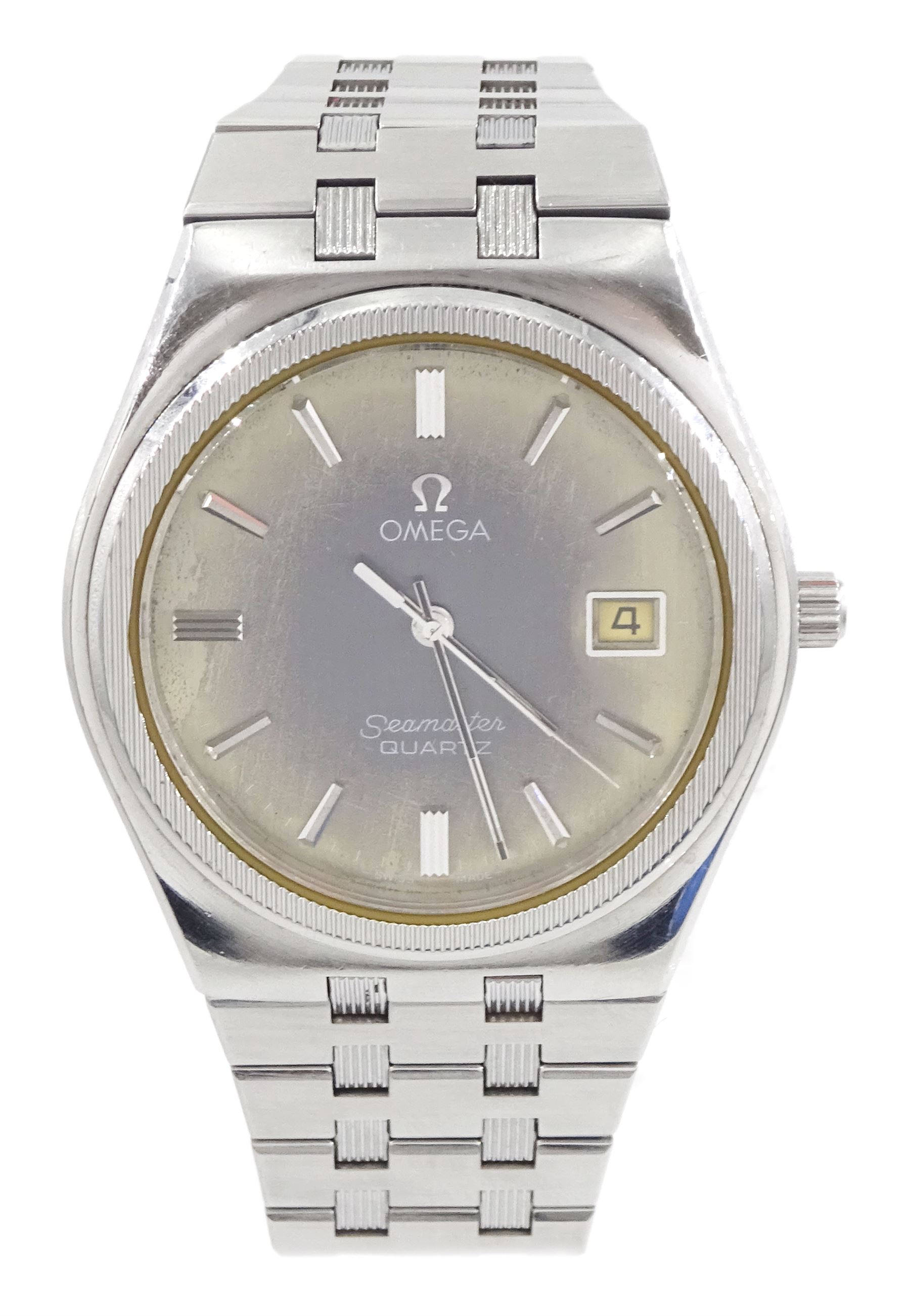 Omega Seamaster gentleman's stainless steel quartz wristwatch, Cal. 1342, dial with baton hour markers and date aperture, on stainless steel bracelet, with fold-over clasp, boxed with papers dated 1983
