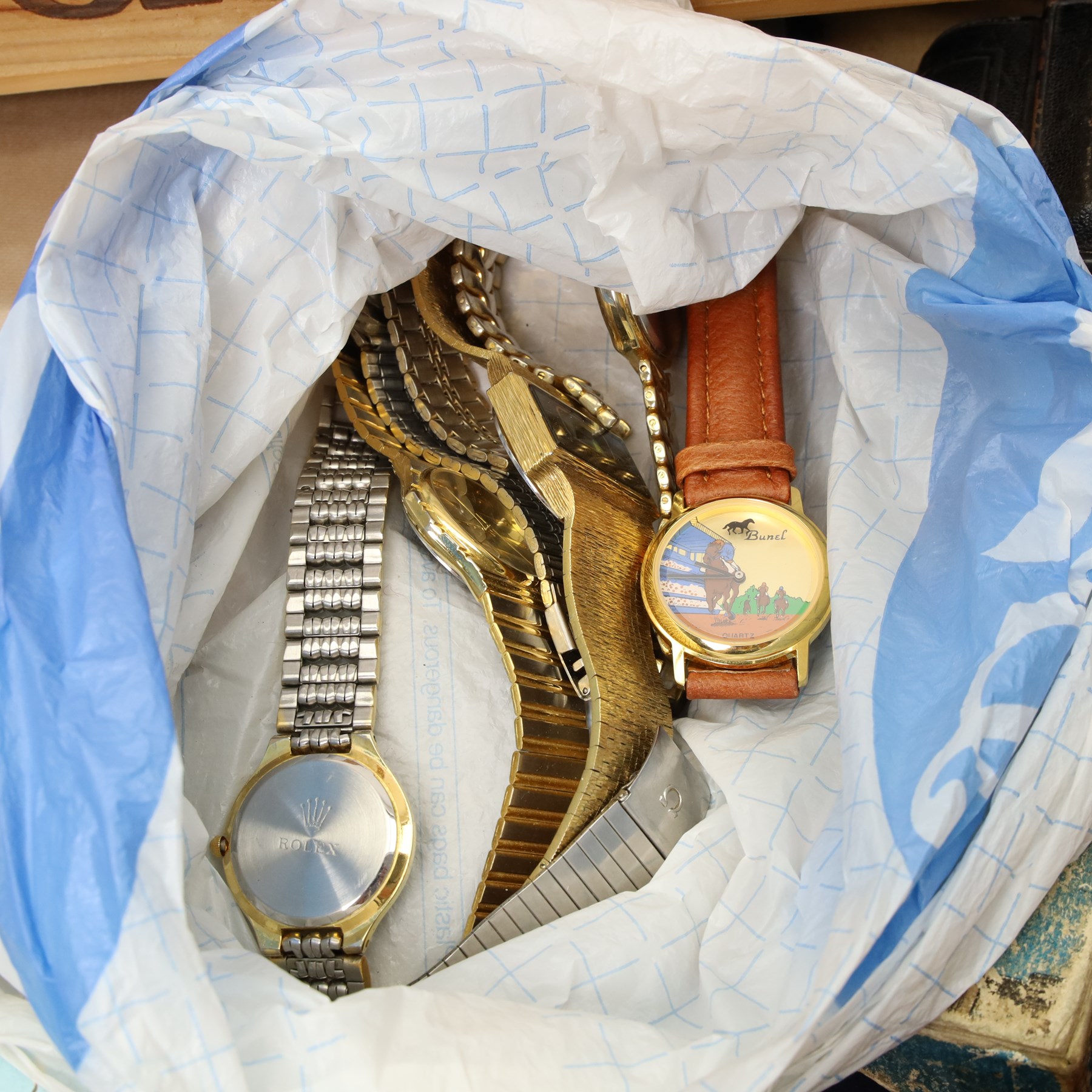 Watermans fountain pen with 18ct gold nib and matching ball point pen in gilt metal cases, pocket and wristwatches, costume jewellery, etc