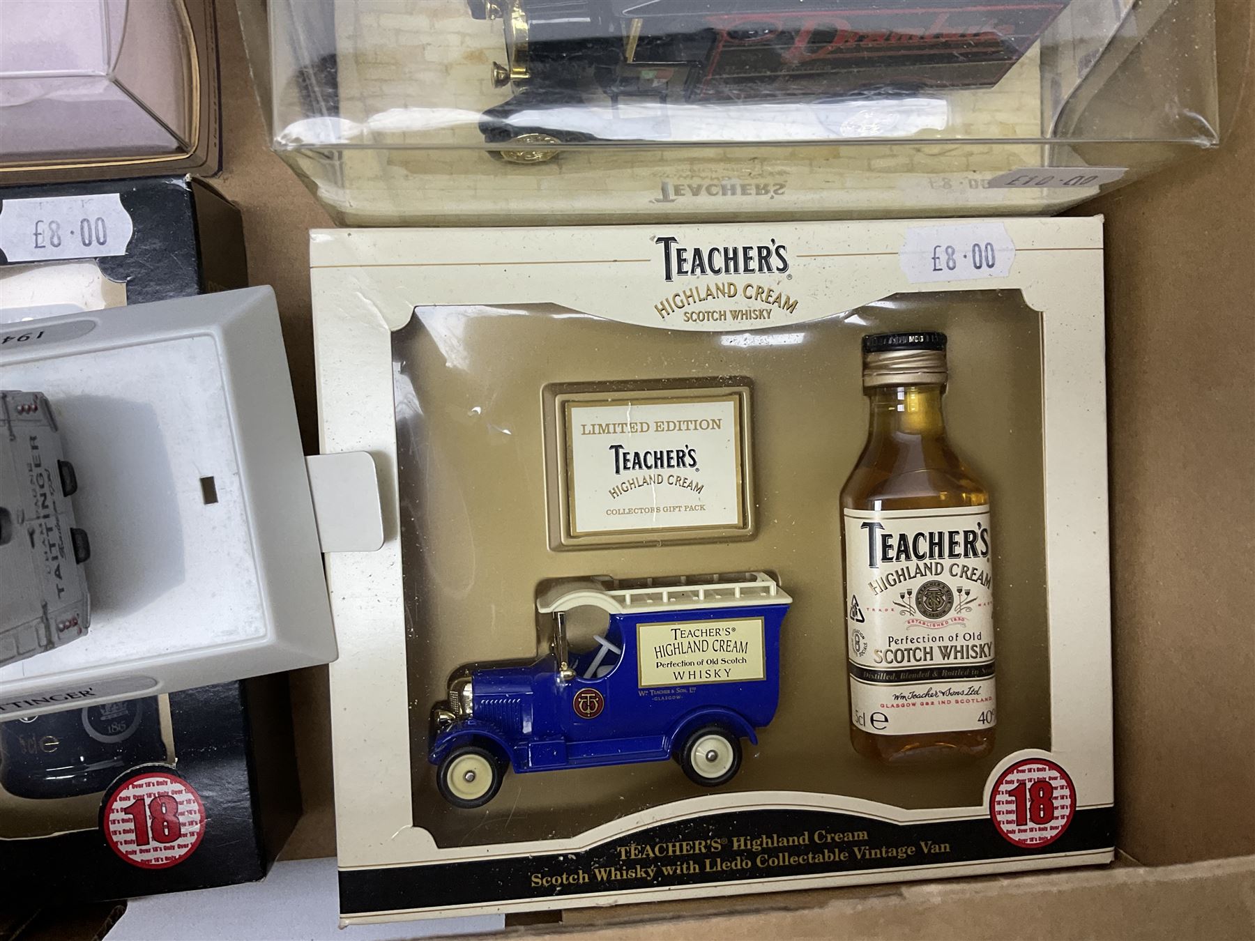 Corgi - Queen Elizabeth Golden Jubilee 1952 - 2002 1:40 scale die-cast model State Landau No. CC09901; boxed; Bburago Mercedes-Benz 500K Roadster 1936; and thirteen other modern die-cast models by Lledo, Matchbox, Cararama, Maisto, Quartzo etc; all boxed (15)