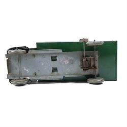 Mettoy tin plate clockwork Dunlop 90 tipper truck, in green and cream livery, H10cm, L28cm
