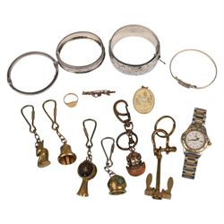 9ct gold jewellery, including bone deer pendant in gold mount, signet ring and stone set b...