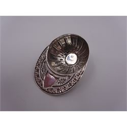 Edwardian silver caddy spoon, in the form of a jockeys cap, with embossed decoration and blank shield shaped cartouche, hallmarked Thomas Bradbury & Sons Ltd, Sheffield 1909, L5.3cm