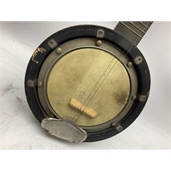 Early 20th century John Grey & Sons London eight-string banjo mandolin with 20cm (8