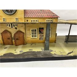 Märklin/Bing - c1930s tin-plate railway station in the style of a WW2 German station for ‘0’ gauge 