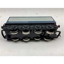 Hornby '00' gauge - LNER green 4-6-2 locomotive 'Flying Scotsman' No.4472 with tender and additional water tender in blue/grey; unboxed; together with The Flying Scotsman Limited Presentation Edition pack of three BR Mk.2A open and brake coaches; boxed