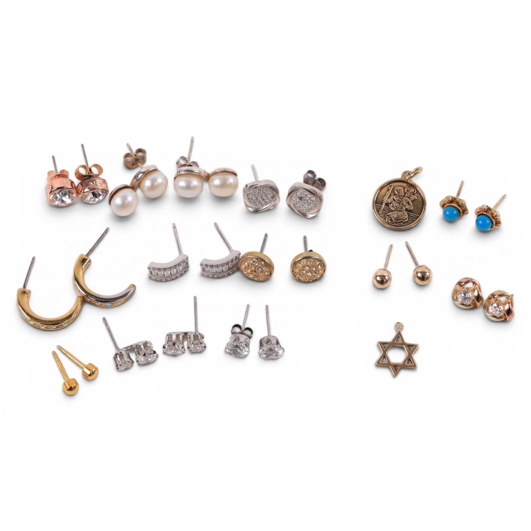 9ct gold jewellery, including St Christopher pendant, star charm and three pairs of stud earrings, together with silver earrings and costume earrings