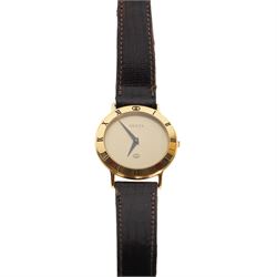 Gucci gold-plated wristwatch, Ref. 3000M, boxed
