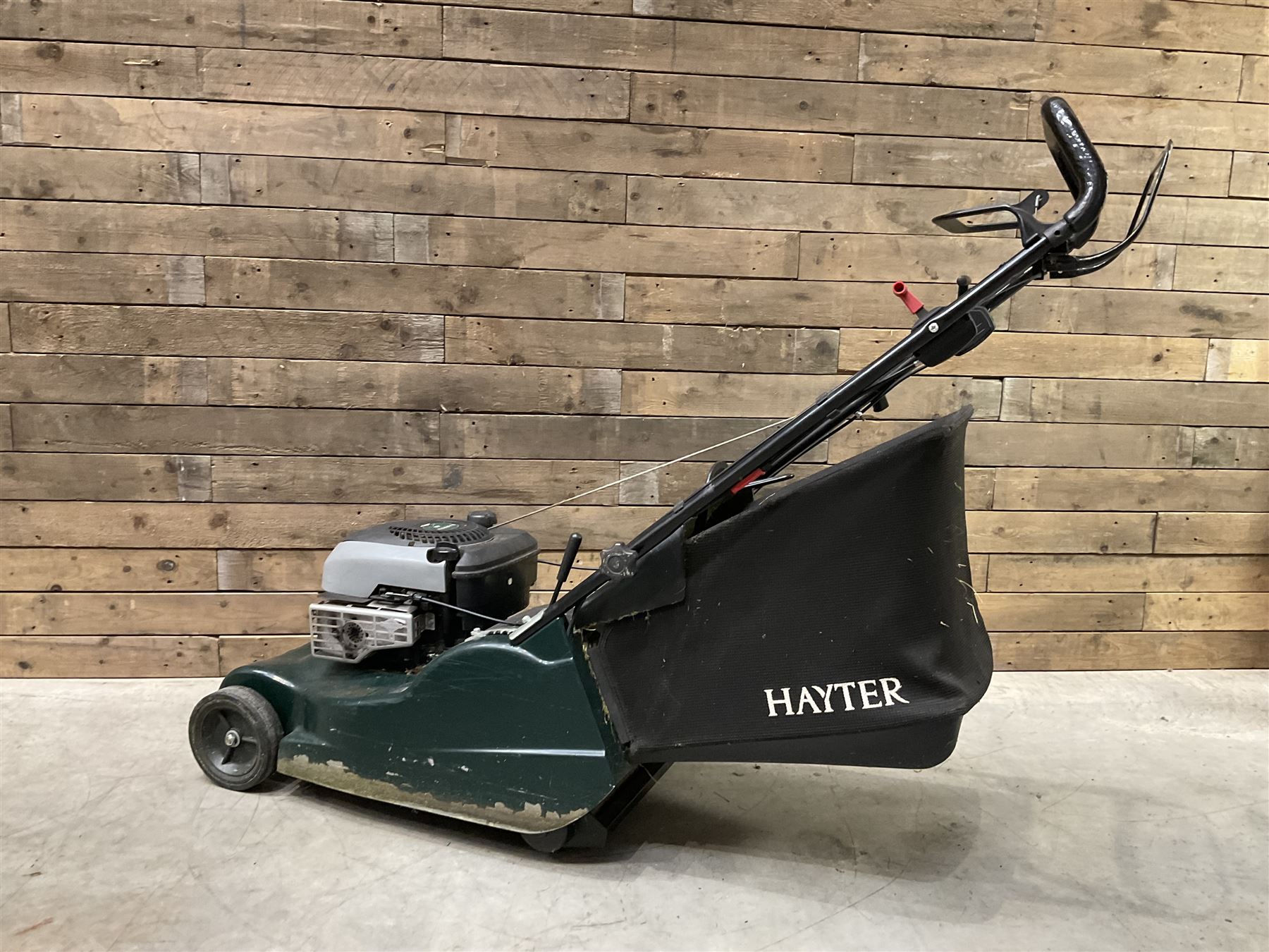 Hayter Harrier 48 lawnmower 