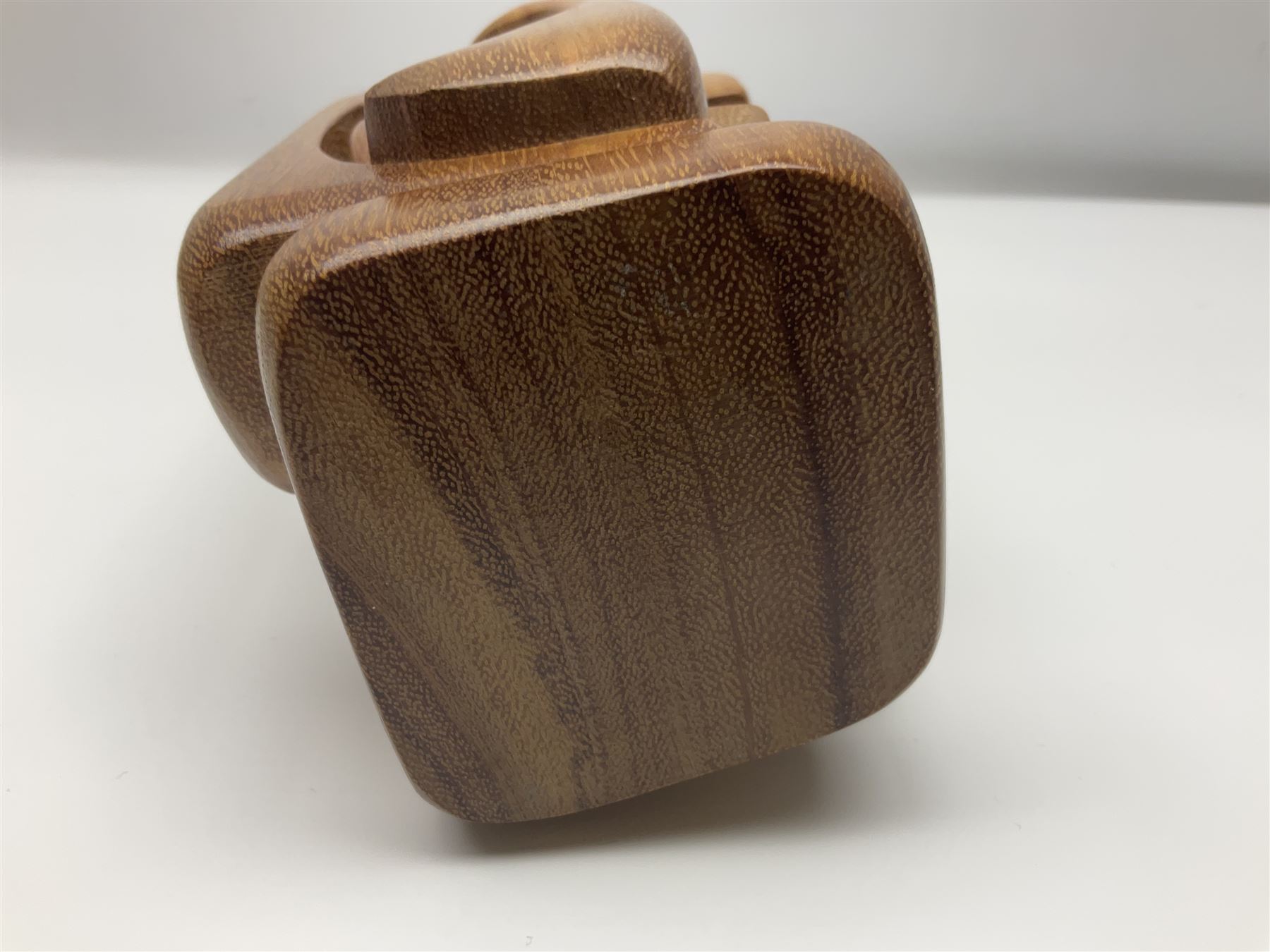 Contemporary abstract wood sculpture in the style of Brian Wilshire, H26cm