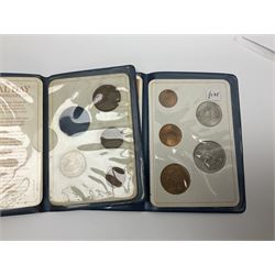 Great British and World coins, including commemorative crowns, Great Britain 1983 uncirculated coin collection in card folder, half pennies, pennies, threepences and other pre-decimal coinage, various Bank of England one pound notes etc