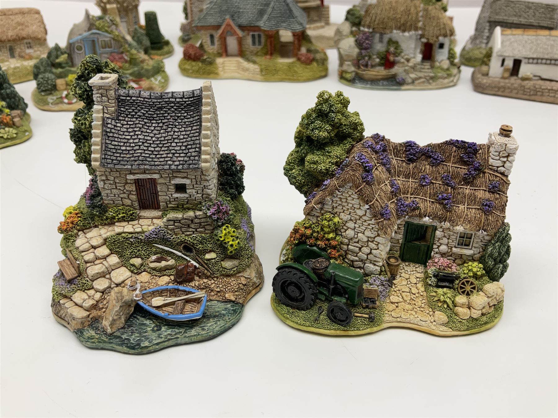 Nineteen Lilliput Lane models from the Scottish Collection