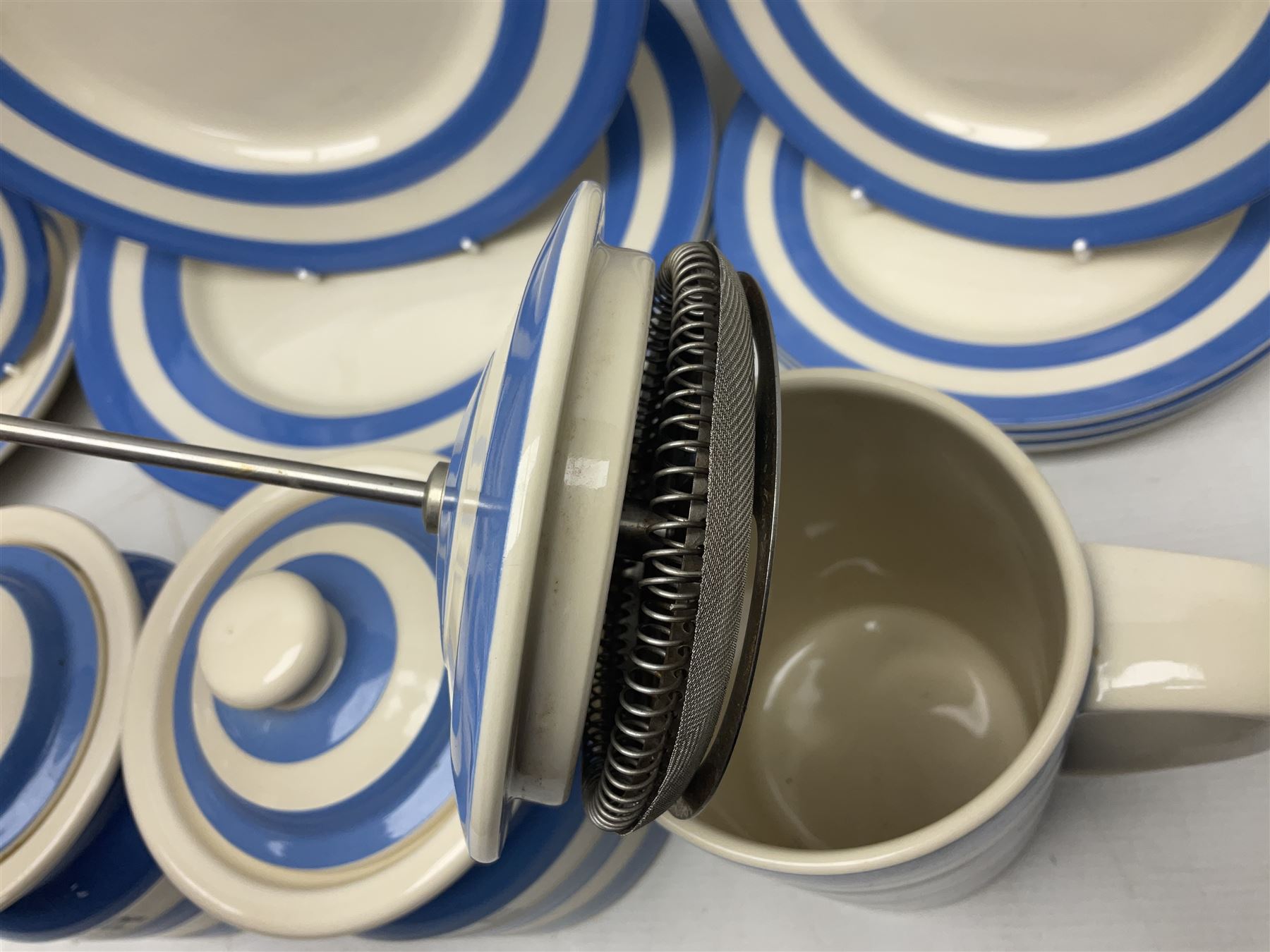 TG Green Cornish kitchen ware, to include coffee pot, pint milk jug, nine storage jars for various items, four dinner plates, etc (25)