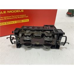 Various makers ‘00’ gauge - Hornby R758 Hymek Diesel Hydraulic B-B locomotive no.D7063 and R253 0-4-0 Diesel Dock Shunter no.3, in original boxes; Tri-Ang Class 08 0-6-0 Diesel Shunter no.D3035 and Class 37 Co-Co Diesel locomotive no.D6830; Jouef 843/E TEE SNCF no.CC40101 in electric red and grey (5)