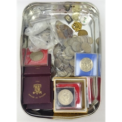  Collection of mostly Great British coins including King George V 1919 half crown, quantity of commemorative crowns, festival of Britain crowns, 1989 two pound coin, various pre-decimal coins etc  