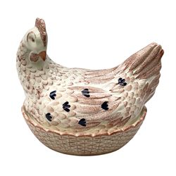 Fairmont & Main lidded chicken egg basket, L27cm