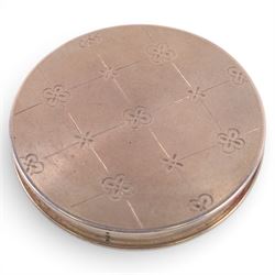 Mid 20th century silver compact mirror, the cover with engine turned and engraved floral decoration, hallmarked Henry Clifford Davis, Birmingham 1953, D7cm