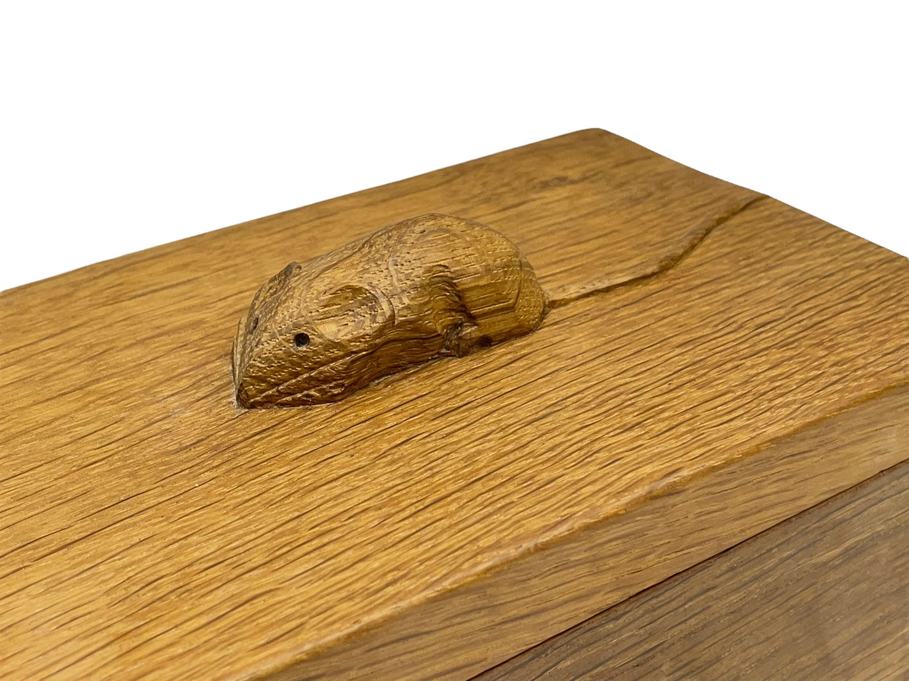 'Mouseman' tooled oak trinket box, rectangular form with lid carved with mouse signature, by Robert Thompson of Kilburn 