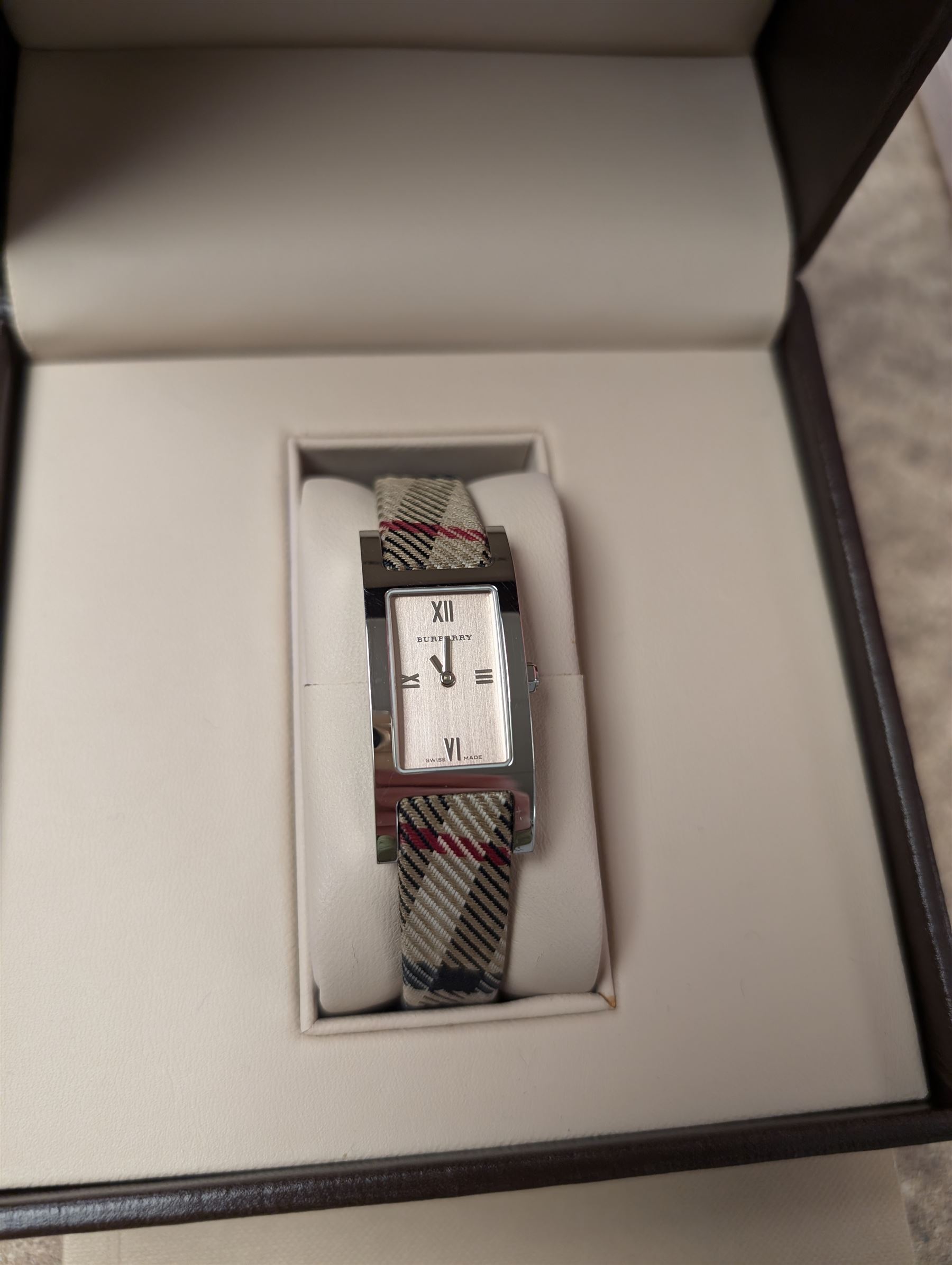 Ladies Burberry wristwatch model BU1015, boxed with instructions 