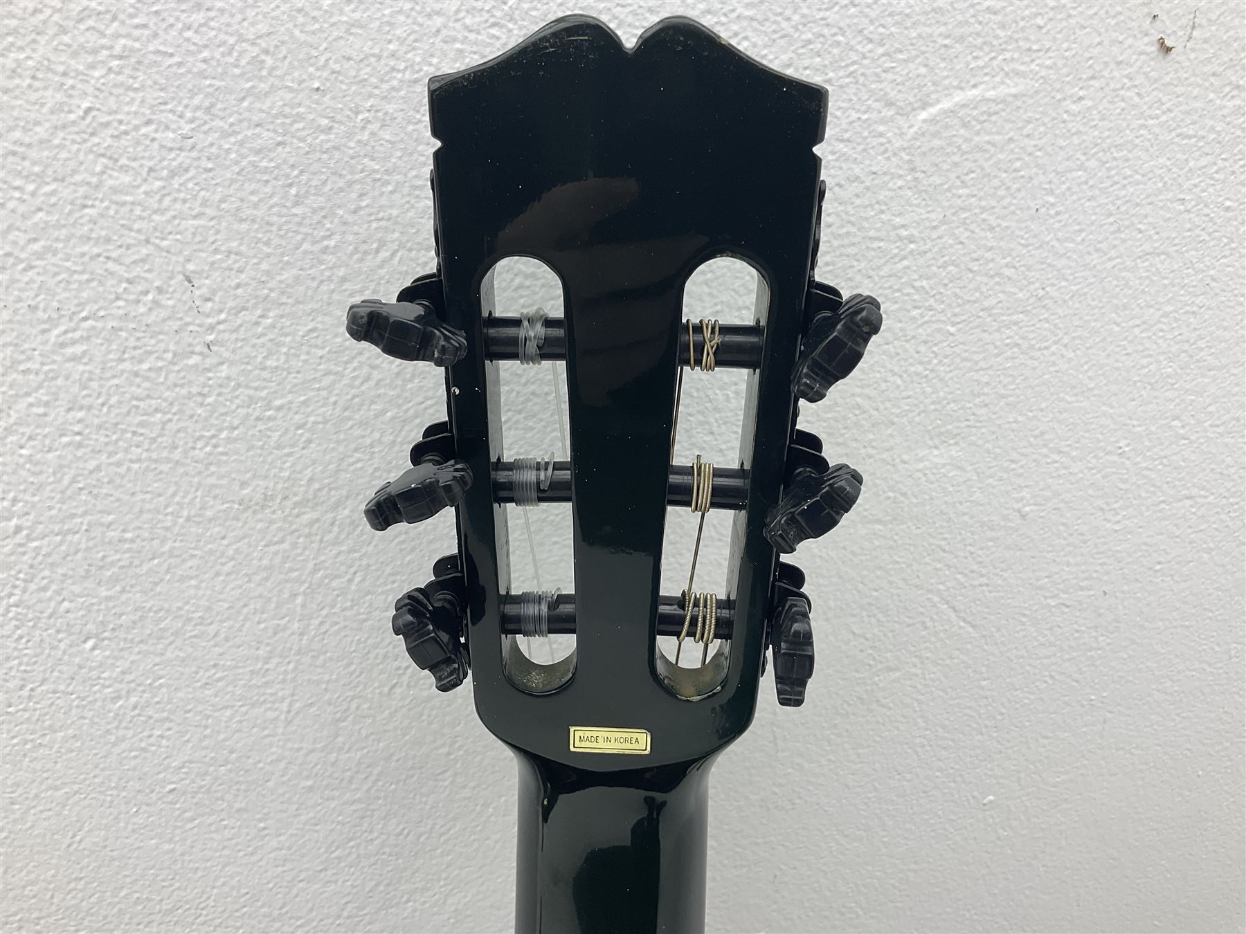 Marlin Classic acoustic guitar model MC1 in green and red L100cm; in simulated reptile skin hard carrying case