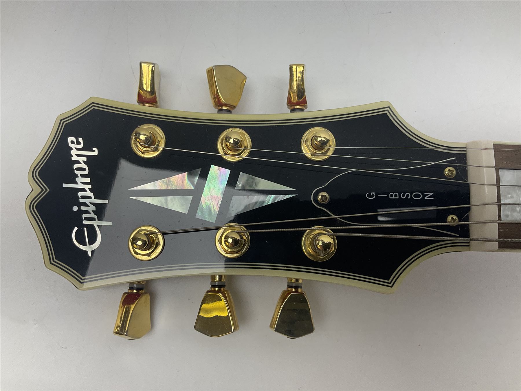 Epiphone Gibson Les Paul electric guitar c2004 with red sunburst finish, serial no.U02030418; L100cm; in fitted hard case