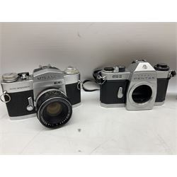 Collection of camera bodies and lenses, to include Contax 159mm, Pentacon FM, Miranda EE, Canon EXee, Praktica IV FB, 'Photax-Paragon 1:5 f=300mm no.312703' lens, 'Sirius MC Automatic 1:2.8 f=28mm, 52 No.934417 etc