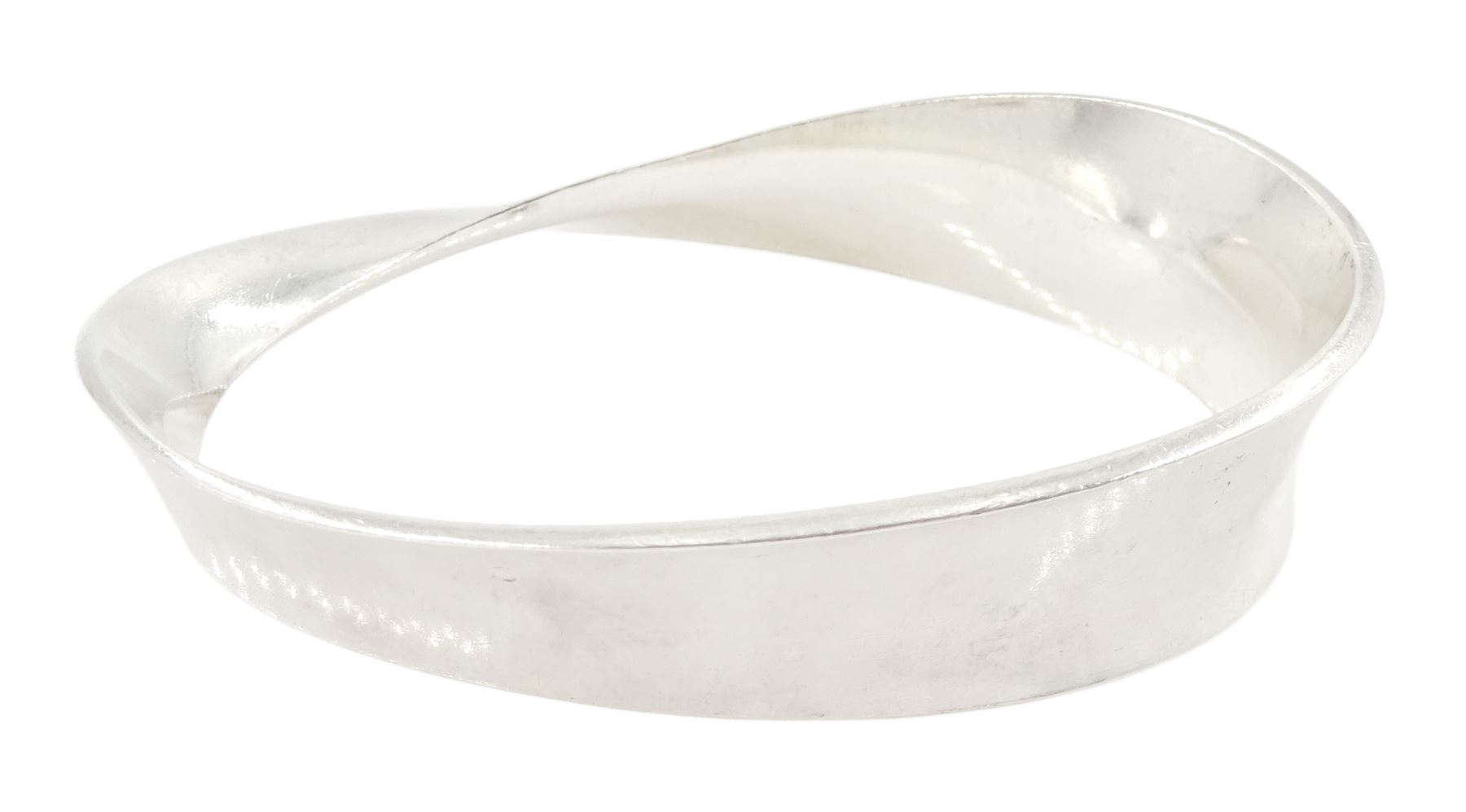 Georg Jensen silver Mobius bangle, No. 206, designed by Vivianna Torun Bulow-Hube, boxed