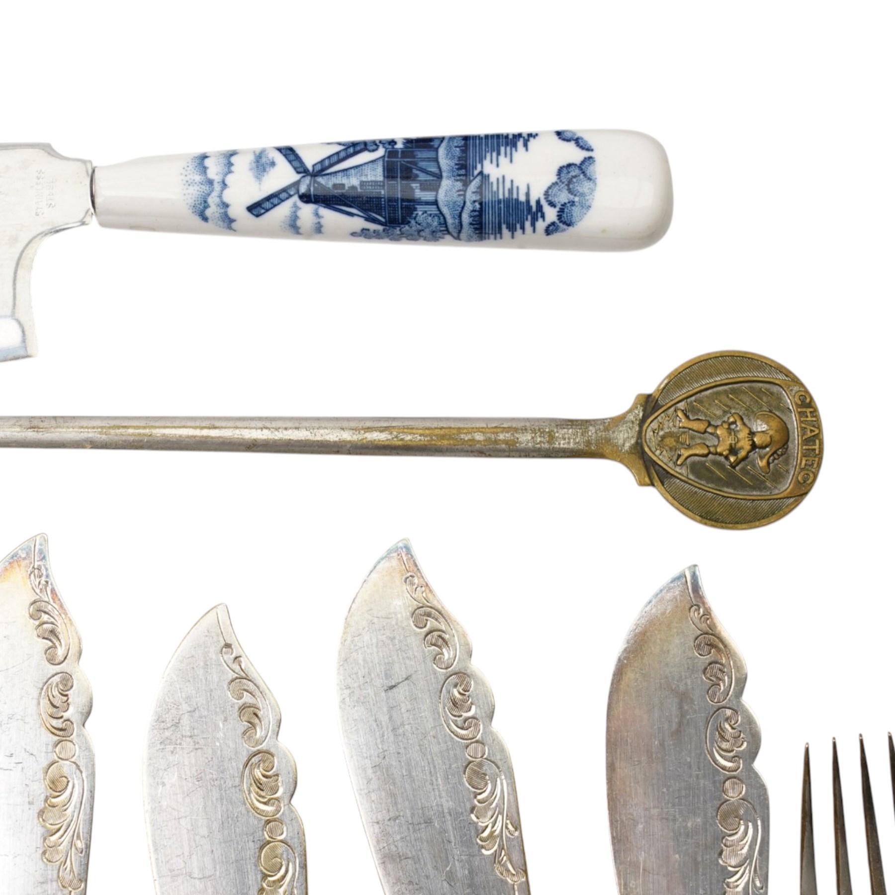 Small amount of silver plated and other cutlery