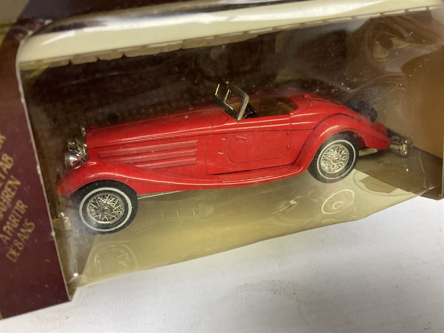 Matchbox - twelve Models of Yesteryear and two Dinky Collection die-cast models; all boxed; and quantity of unboxed Matchbox models 