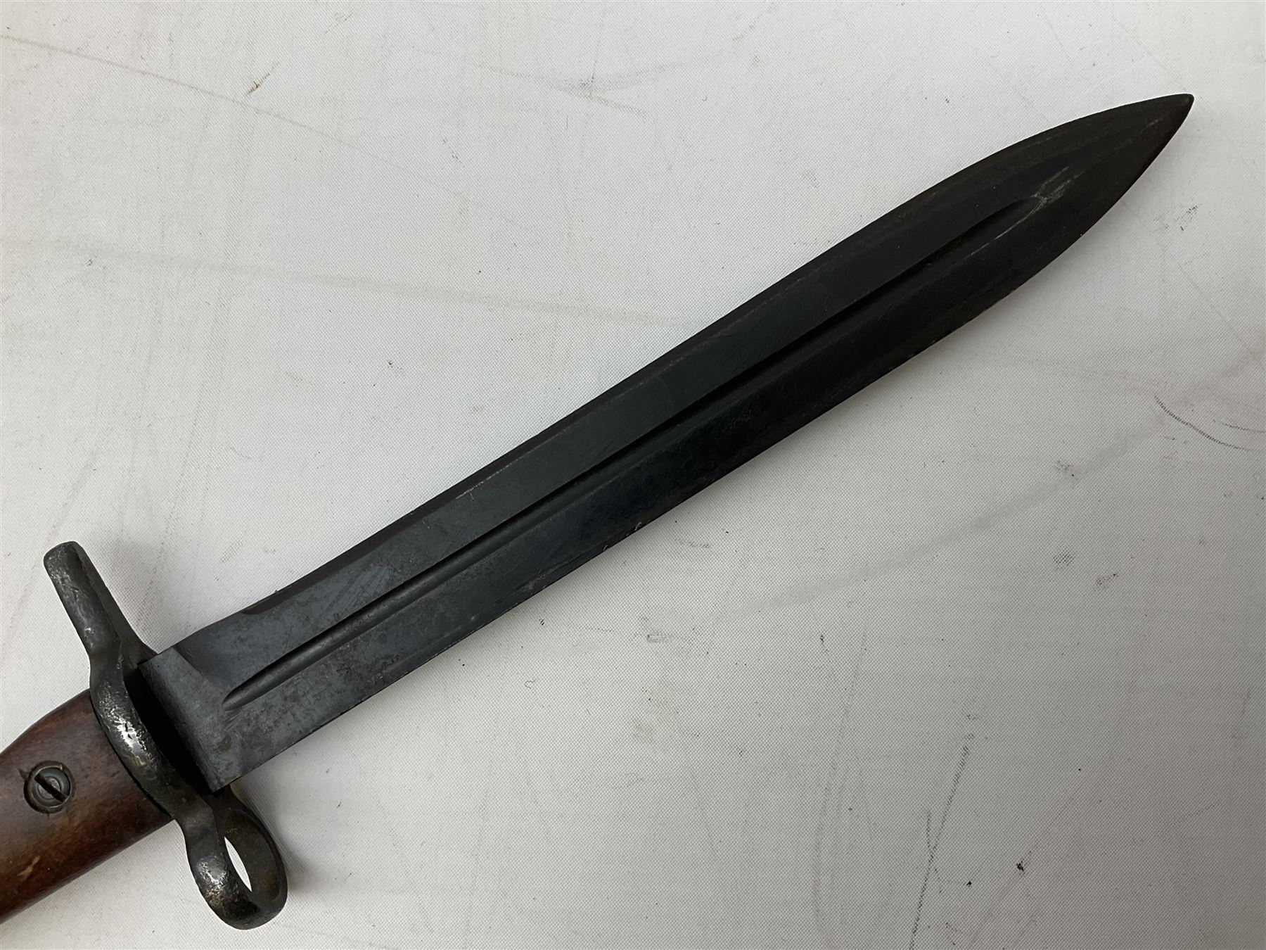 Swiss Model 1957 SIG rifle bayonet by Wenger with 23.5cm steel blade numbered 350857; in plastic scabbard with leather frog stamped GSCH 85 L38cm overall; and Egyptian Hakim rifle bayonet with the same script number to the grip and steel scabbard (2)