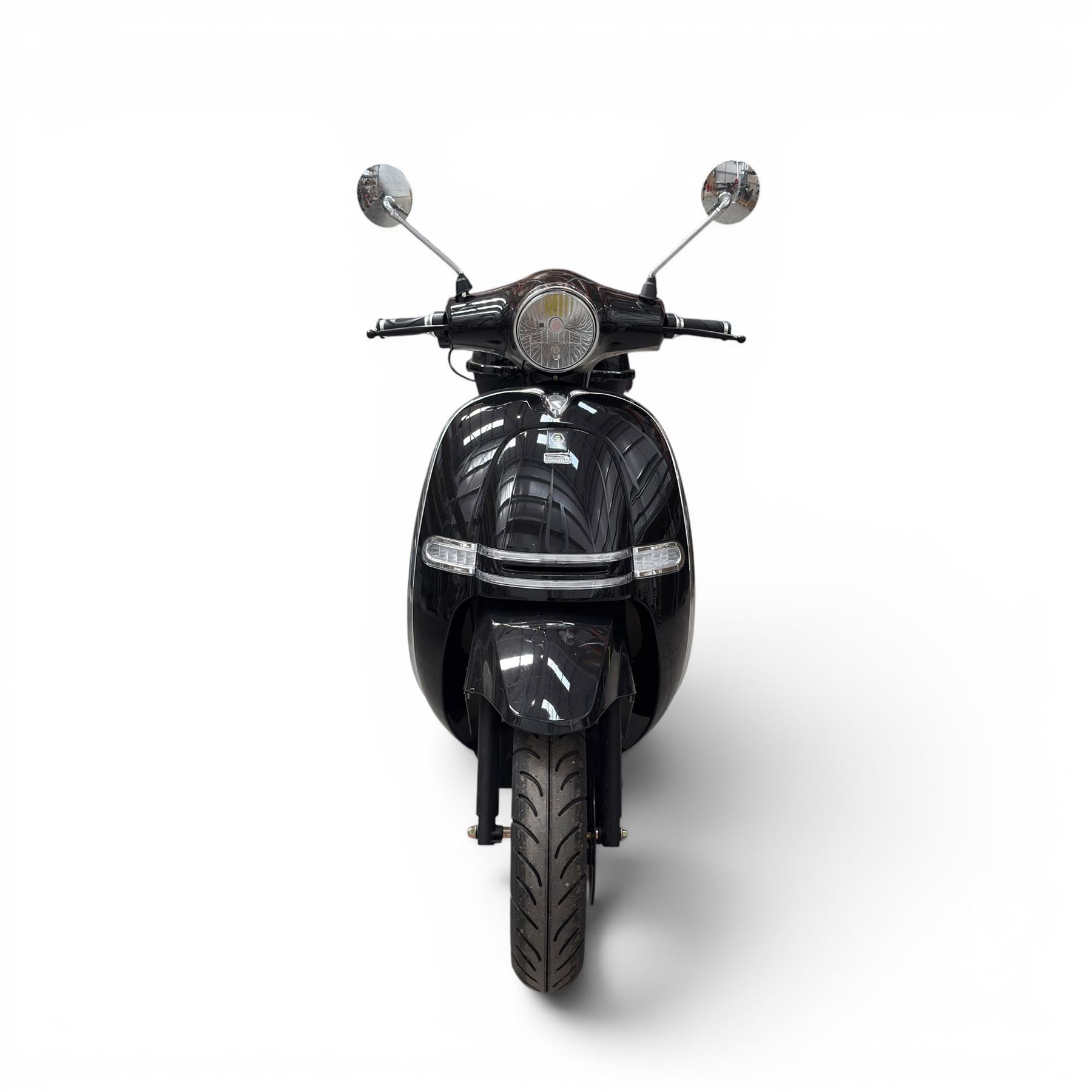 Sakura JS2A - 4000W electric scooter (125cc equivalent), 2 Miles, LL70 NFZ