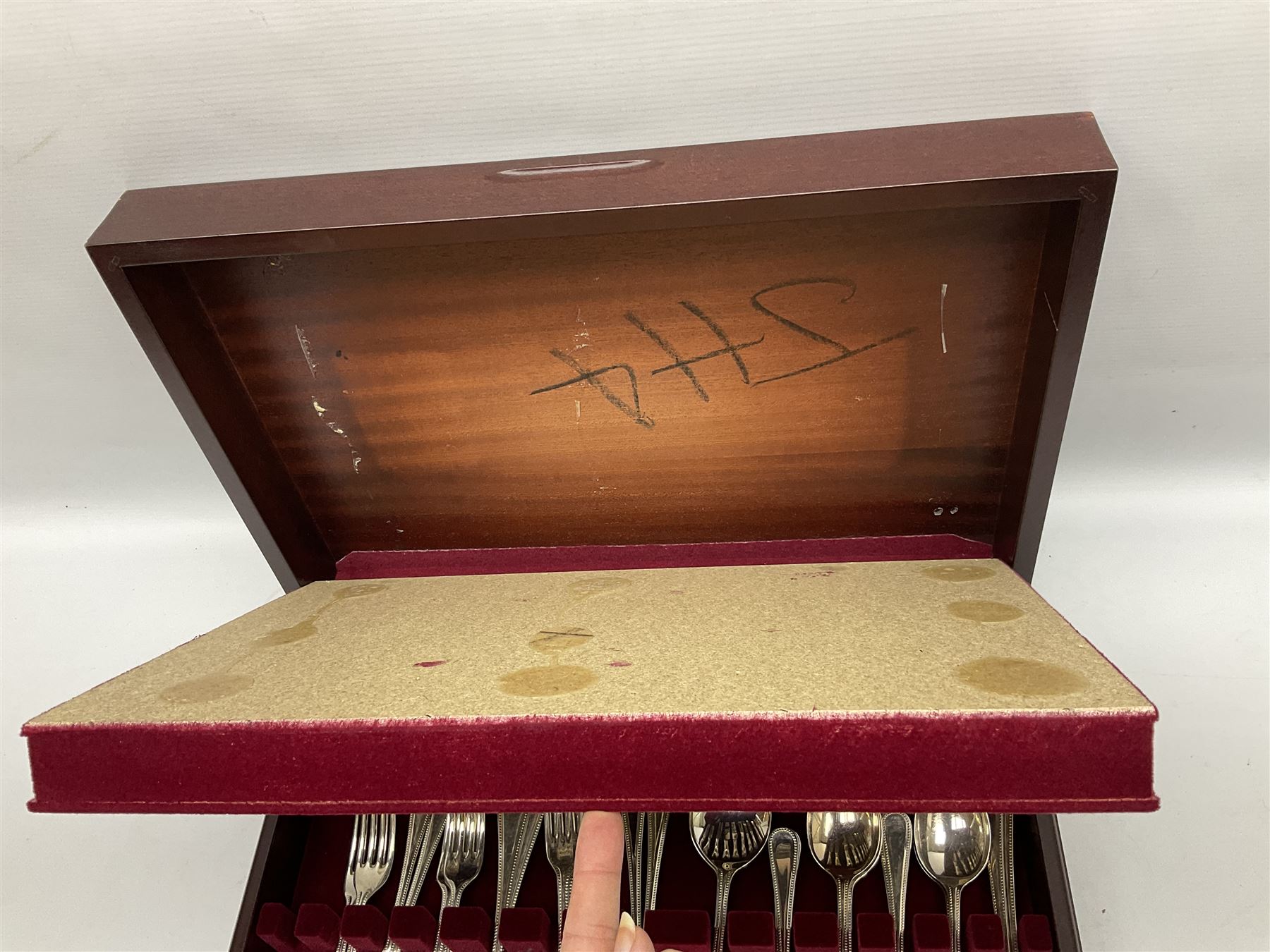 Canteen of Sheffield silver plate cutlery in wood case