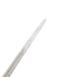 Edward VII 1887 Pattern Heavy Cavalry Officer's sword, 89cm single edge fullered etched blade, numbered 11017 to the back of the blade, decorative pierced guard, fishskin and wire handle, in a leather scabbard, overall L106cm 