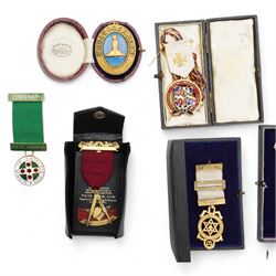 Quantity of gilt metal and enamel Masonic jewels including Past Provincial Senior Grand Warden collar jewel, cased, Benevolent Fund jewel etc