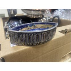 Silver dish with pierced decoration, hallmarked Birmingham 1907, together with silver handled button hook, hallmarked and a silver lid, hallmarked, together with viners of sheffield silver plate four piece tea set,  glassware etc, in two boxes  