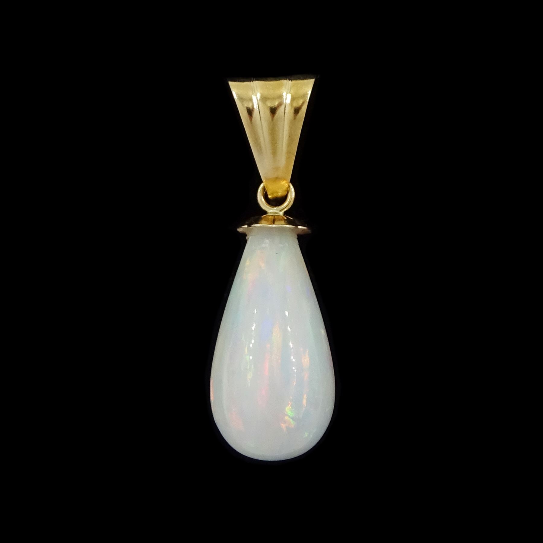 9ct gold opal pendant, stamped 375