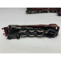 Wrenn '00' gauge - Princess Coronation (Duchess) Class 4-6-2 locomotive 'City of London' No.46245; boxed with tender and manual; and another similar bearing the nameplate 'City of Manchester' No.46246; in City of Birmingham box; both in BR Maroon (2)