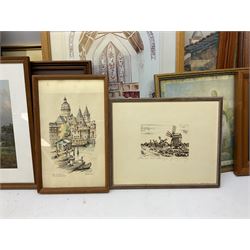 Large collection of prints and pictures, most relating to city scenes (approx. 15+)