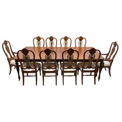 Lexington - Classical design walnut exte